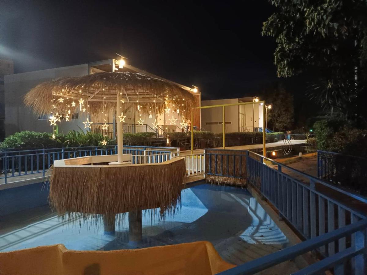 Lg Lemon Grass Hotel На Джомтиен Екстериор снимка