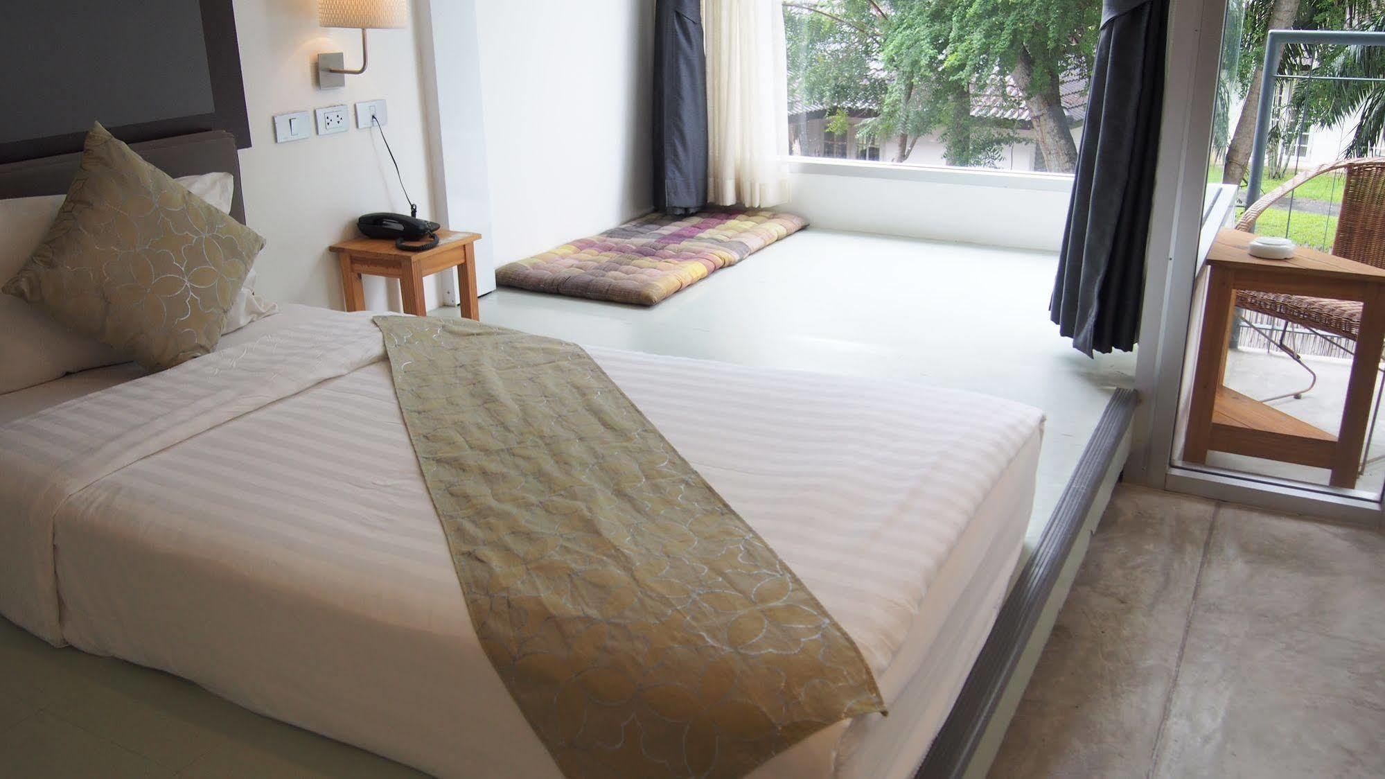 Lg Lemon Grass Hotel На Джомтиен Екстериор снимка